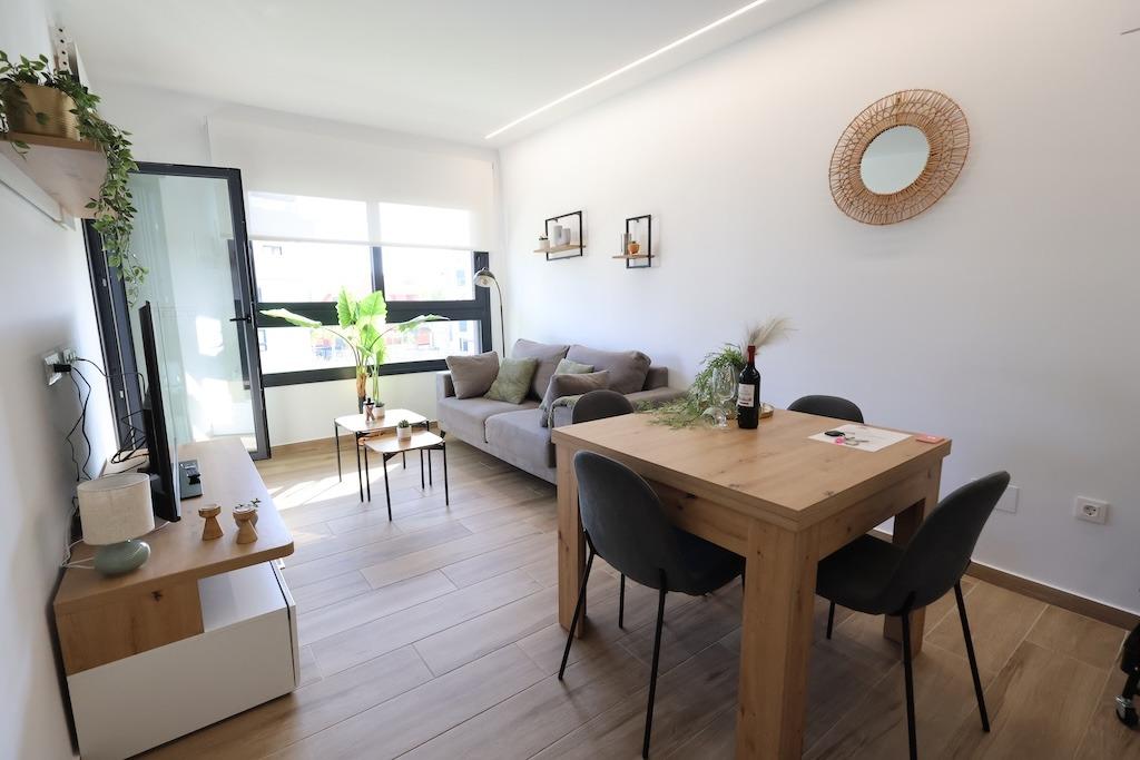 Dining area in apartment for sale in Orihuela Costa
