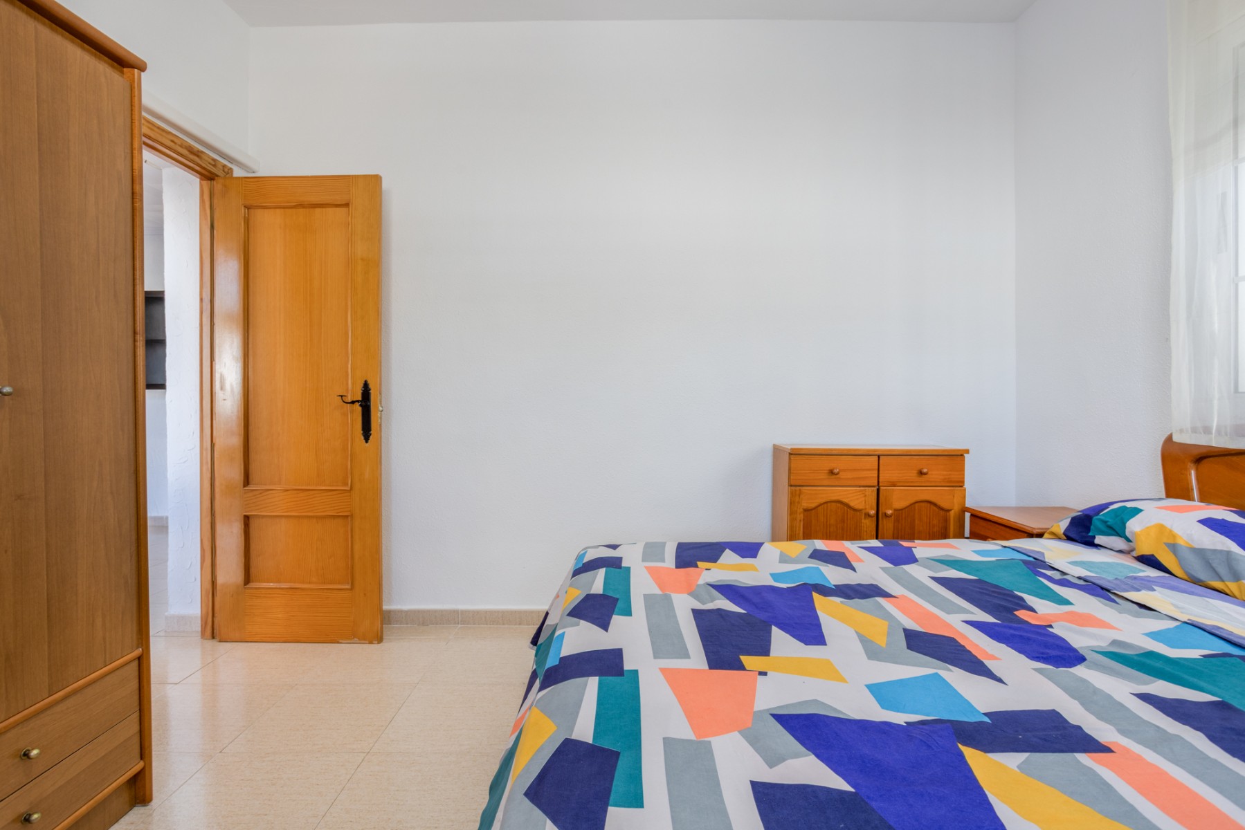 Master bedroom in villa for sale in Torrevieja