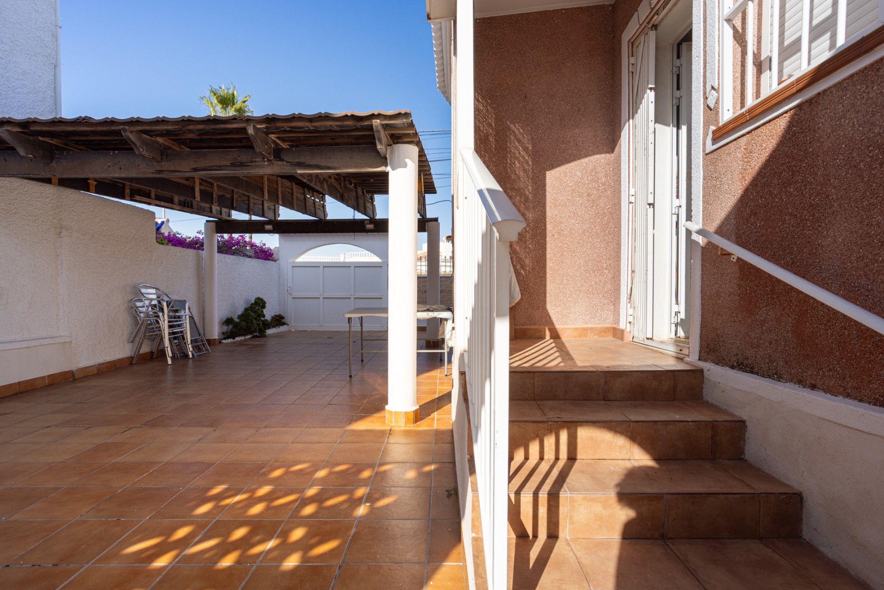 Terrace in villa for sale in Torrevieja