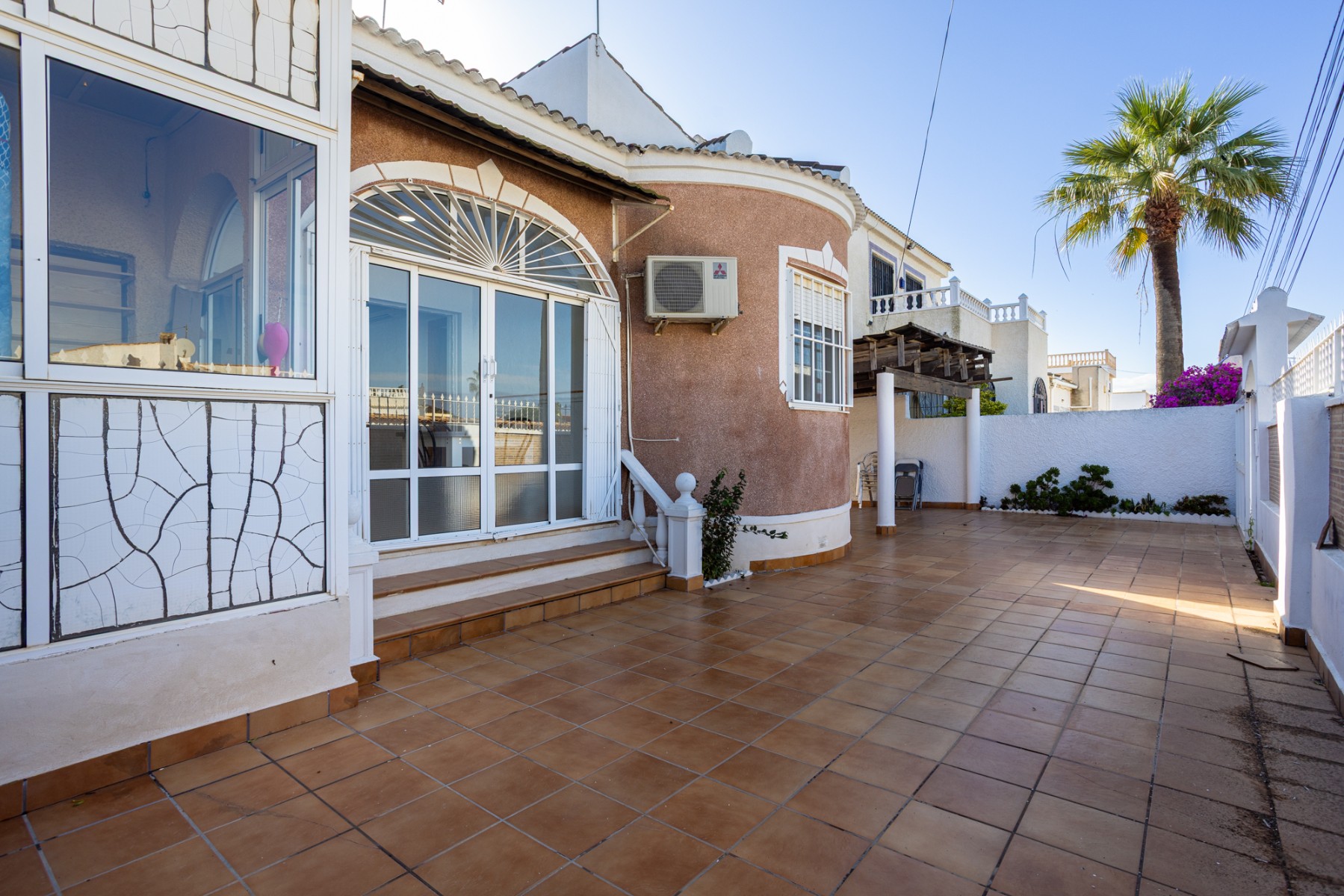 Master bedroom in villa for sale in Torrevieja