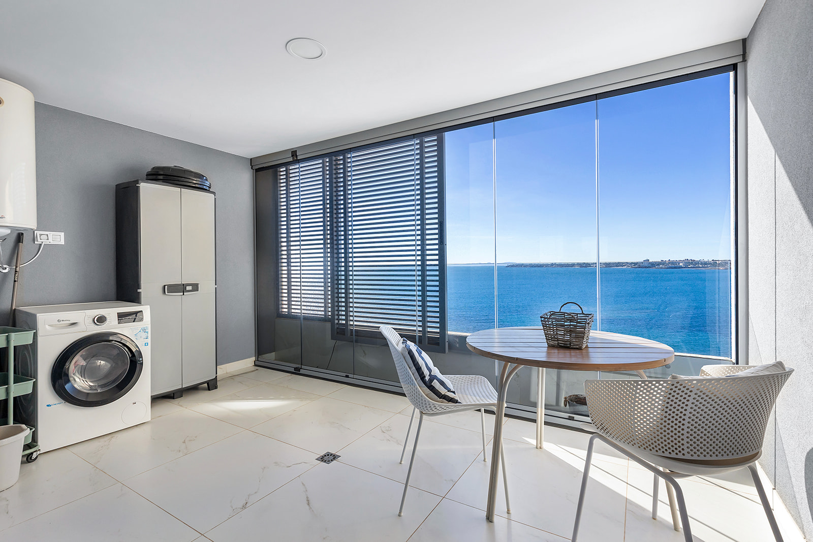 Bedroom in apartment for sale in Torrevieja