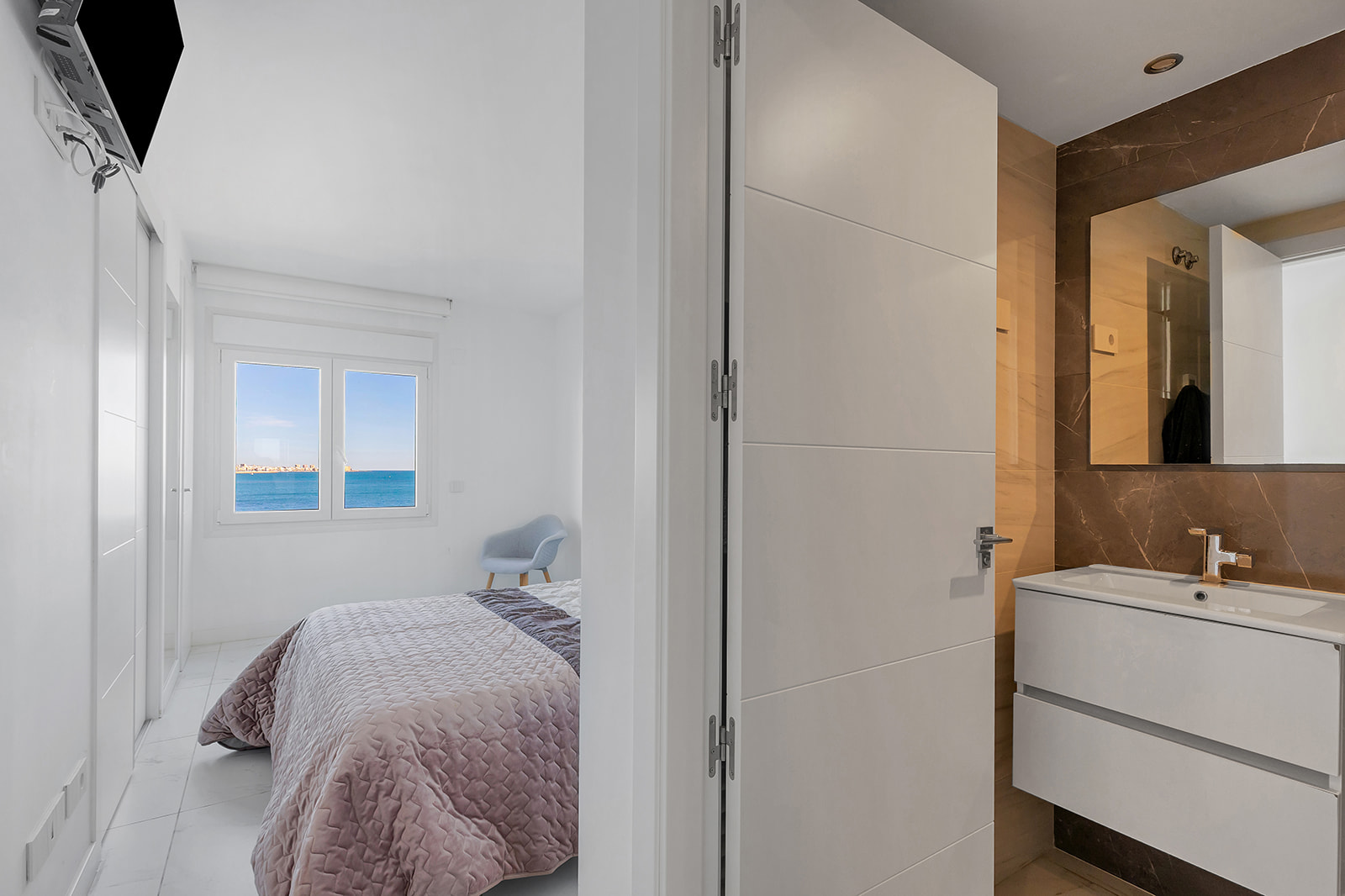 Kitchen in apartment for sale in Torrevieja