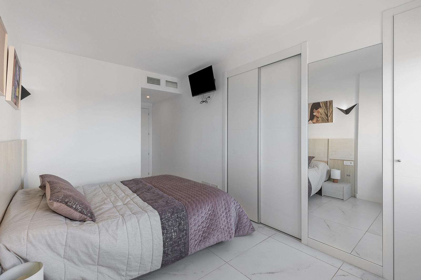 Master bedroom in apartment for sale in Torrevieja