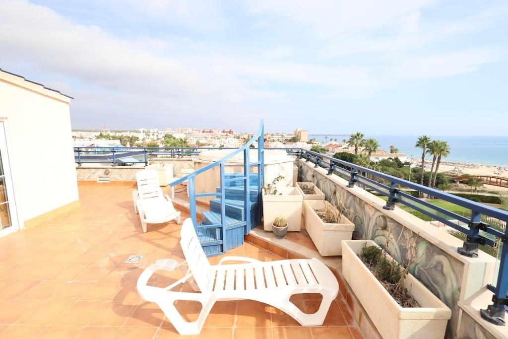 Master bedroom in penthouse for sale in Pilar de La Horadada