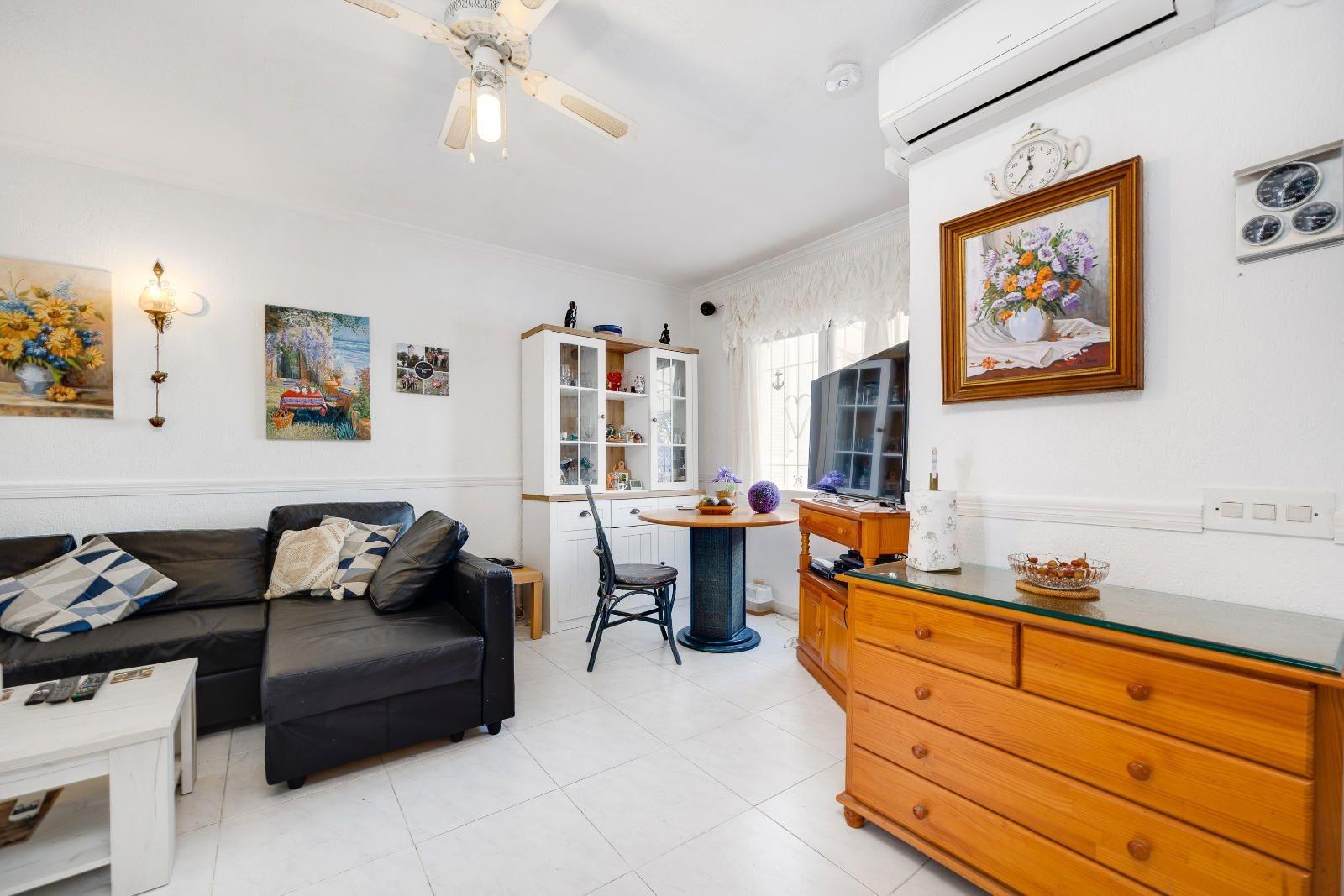 Living room in villa for sale in Torrevieja