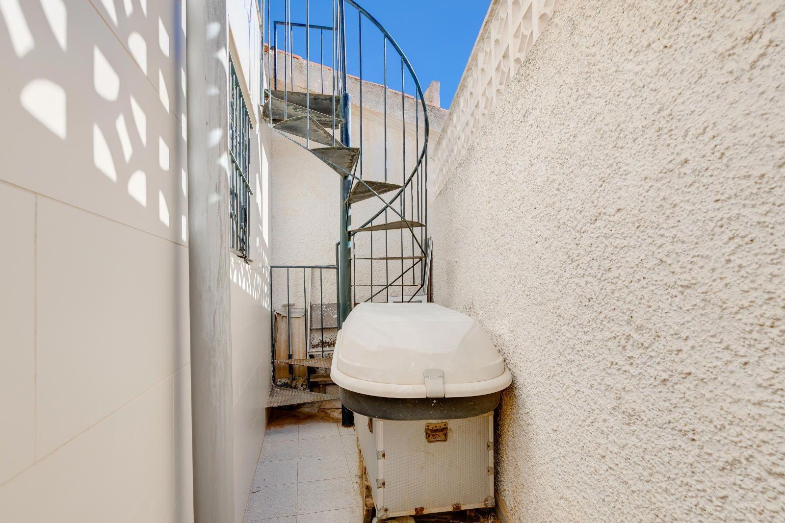Kitchen in villa for sale in Torrevieja
