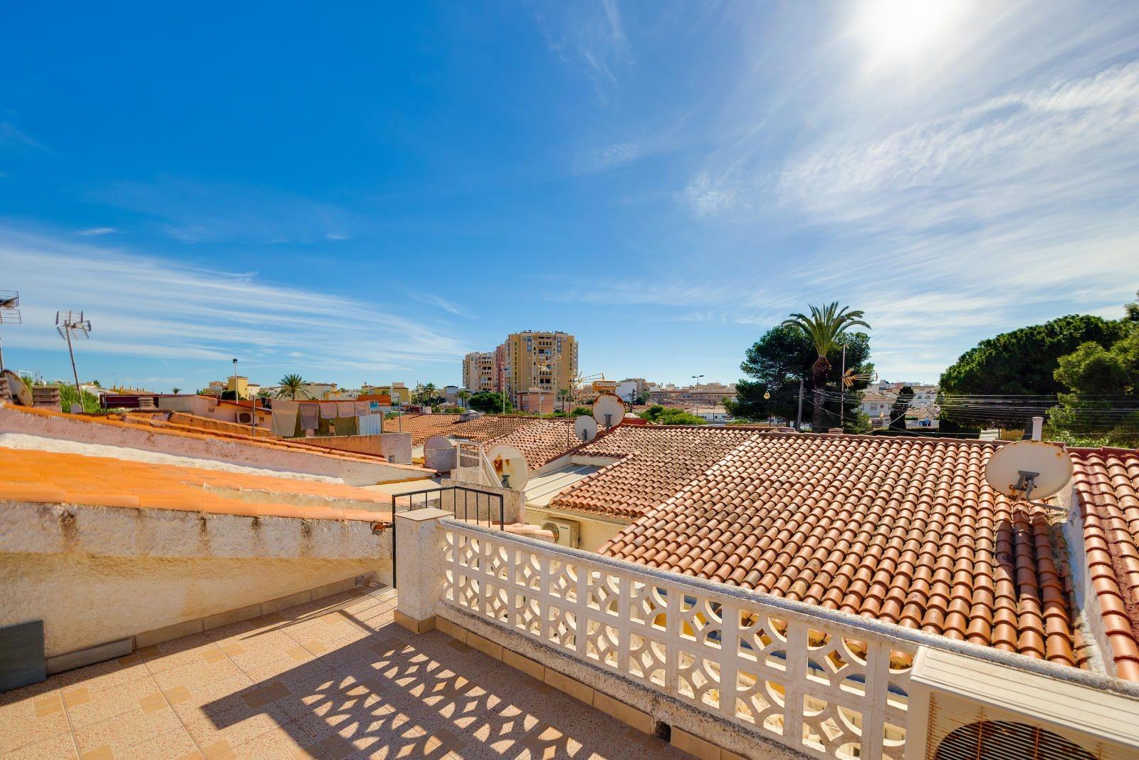 Bathroom in villa for sale in Torrevieja