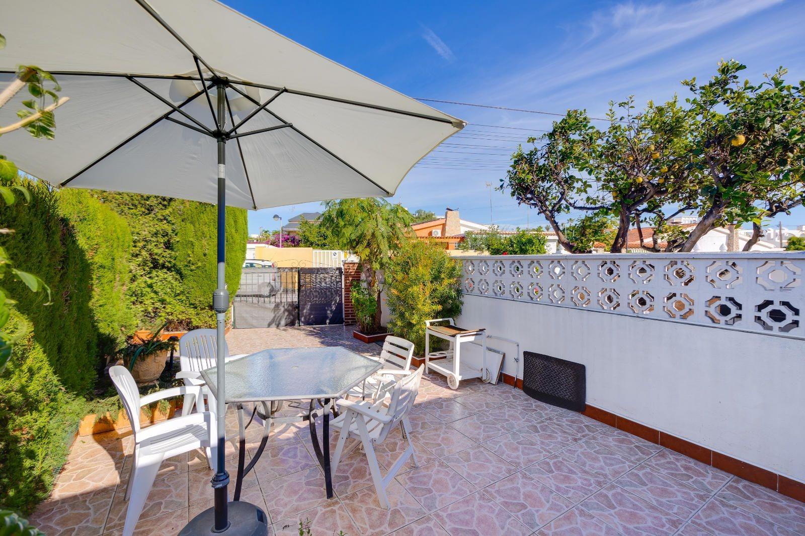 Dining area in villa for sale in Torrevieja