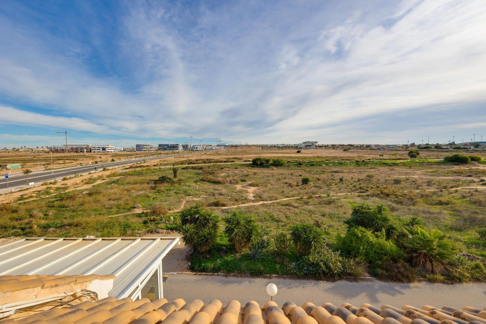 Garden in bungalow for sale in Torrevieja