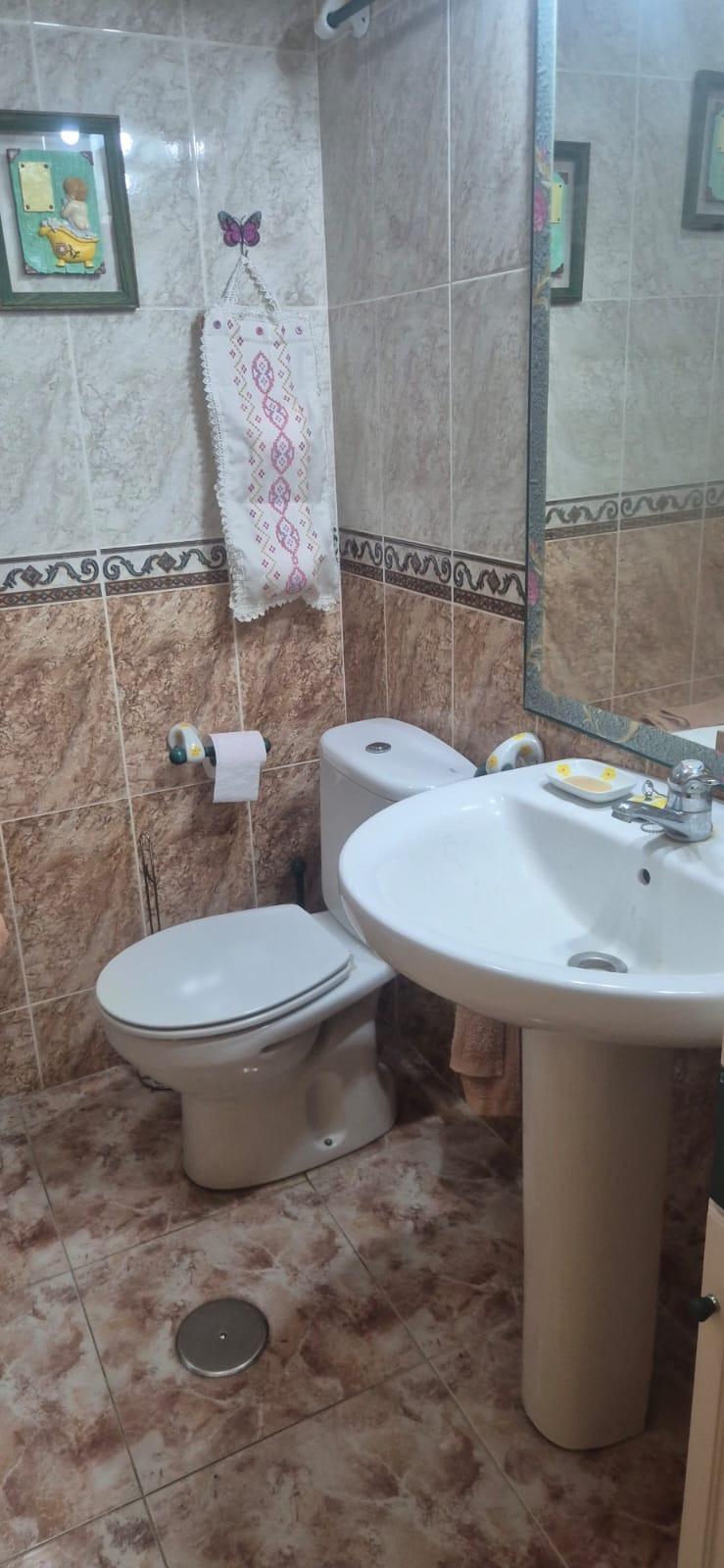 Bedroom in apartment for sale in Torrevieja