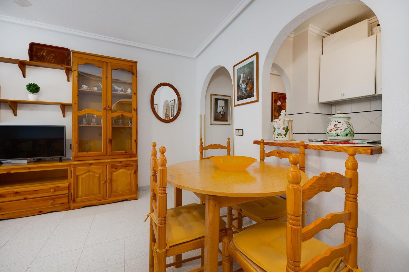 Bedroom in apartment for sale in Torrevieja