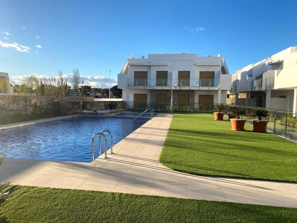 Exterior view in apartment for sale in Pilar de La Horadada