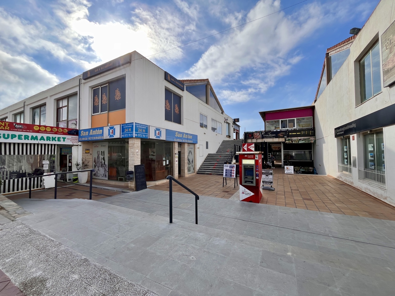 Dining area in commercial for sale in Playa Flamenca
