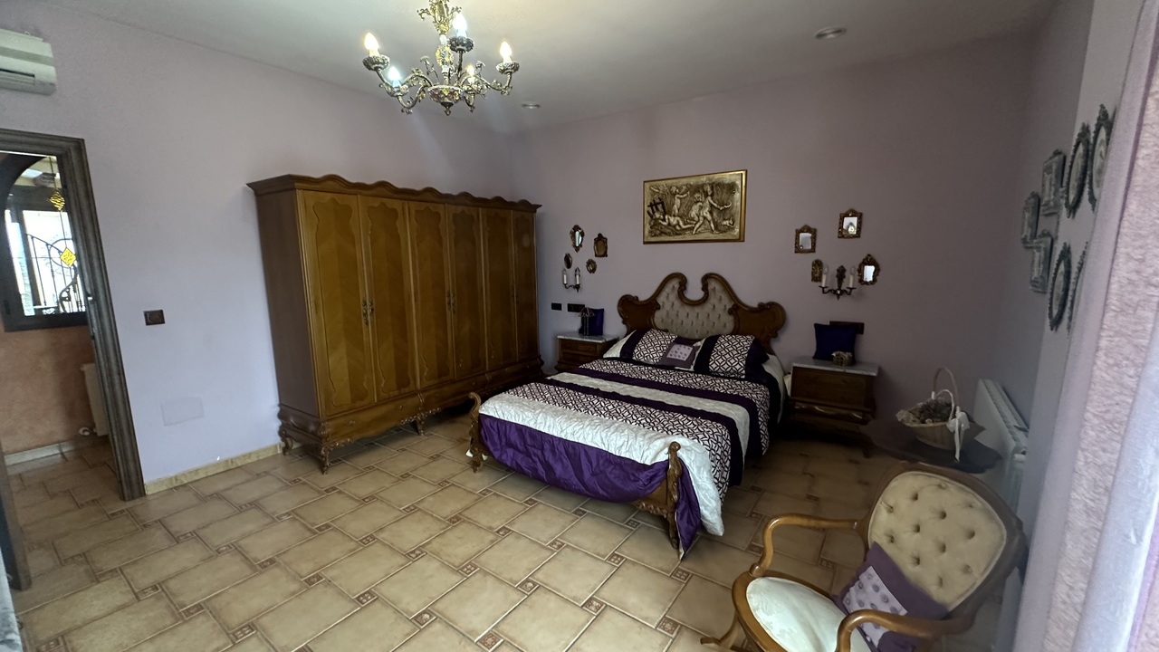 Garden in villa for sale in San Miguel de Salinas