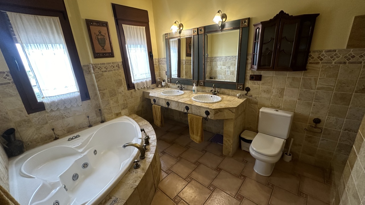 Exterior view in villa for sale in San Miguel de Salinas