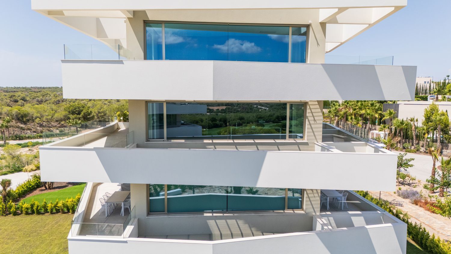 This beautifully designed three-bedroom, two-bathroom apartment is located in the prestigious Madroñ