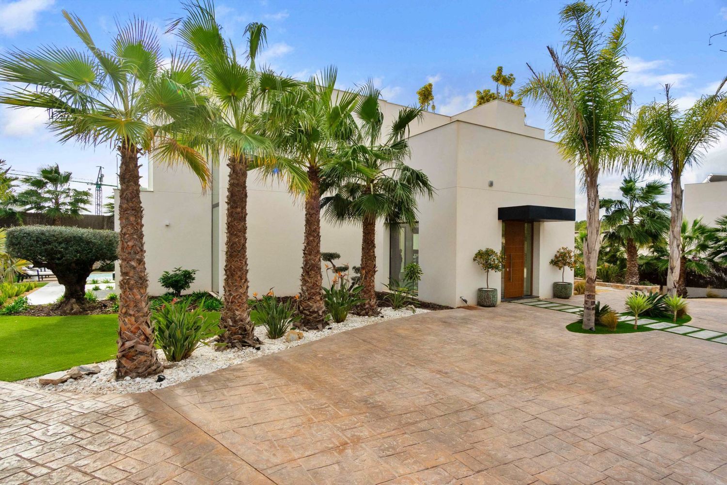 Garden in villa for sale in Orihuela