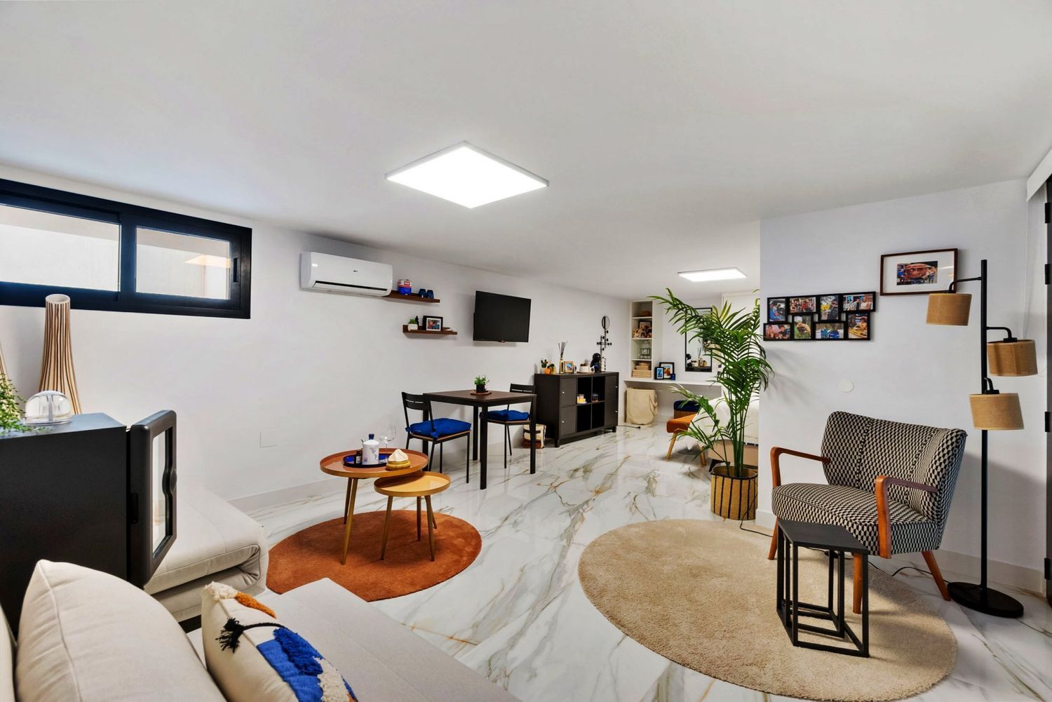 Master bedroom in villa for sale in Orihuela