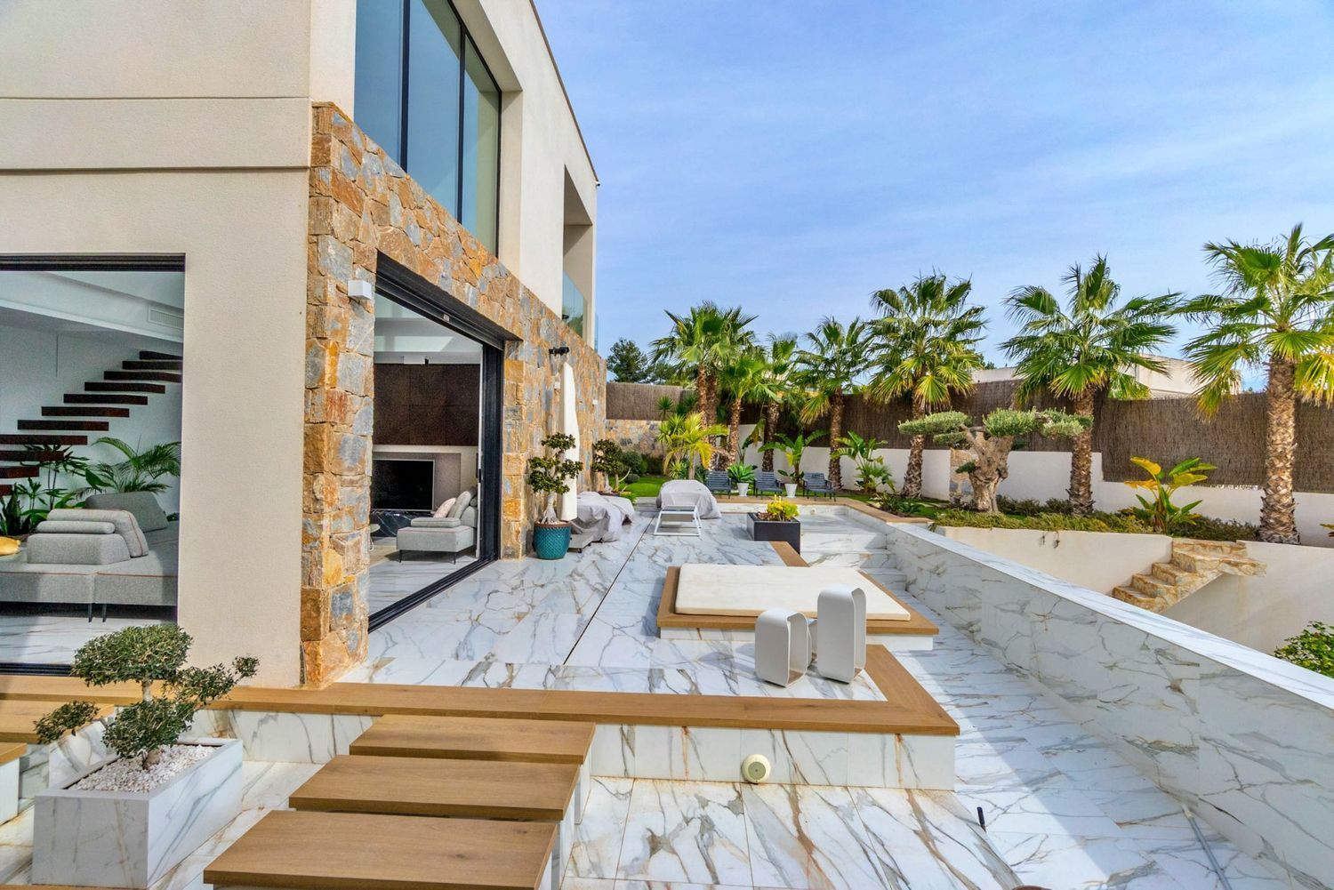 Master bedroom in villa for sale in Orihuela