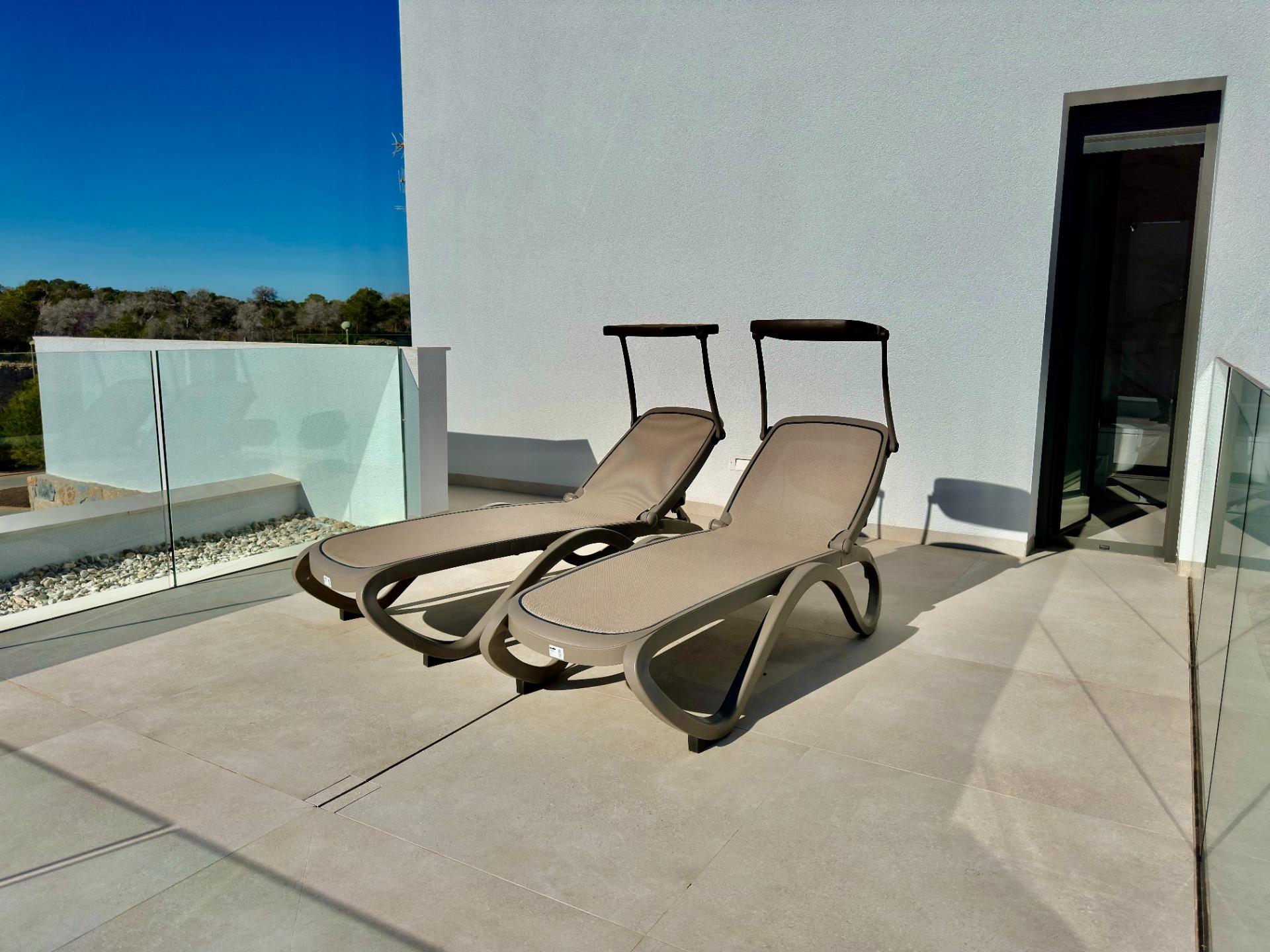 Pool area in villa for sale in Orihuela