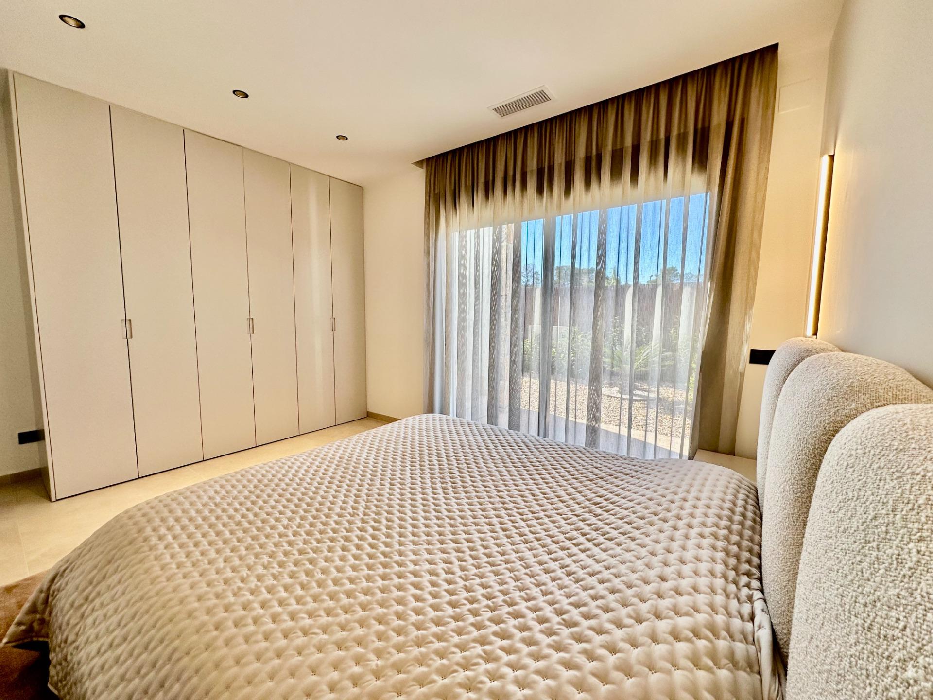 Bedroom in villa for sale in Orihuela