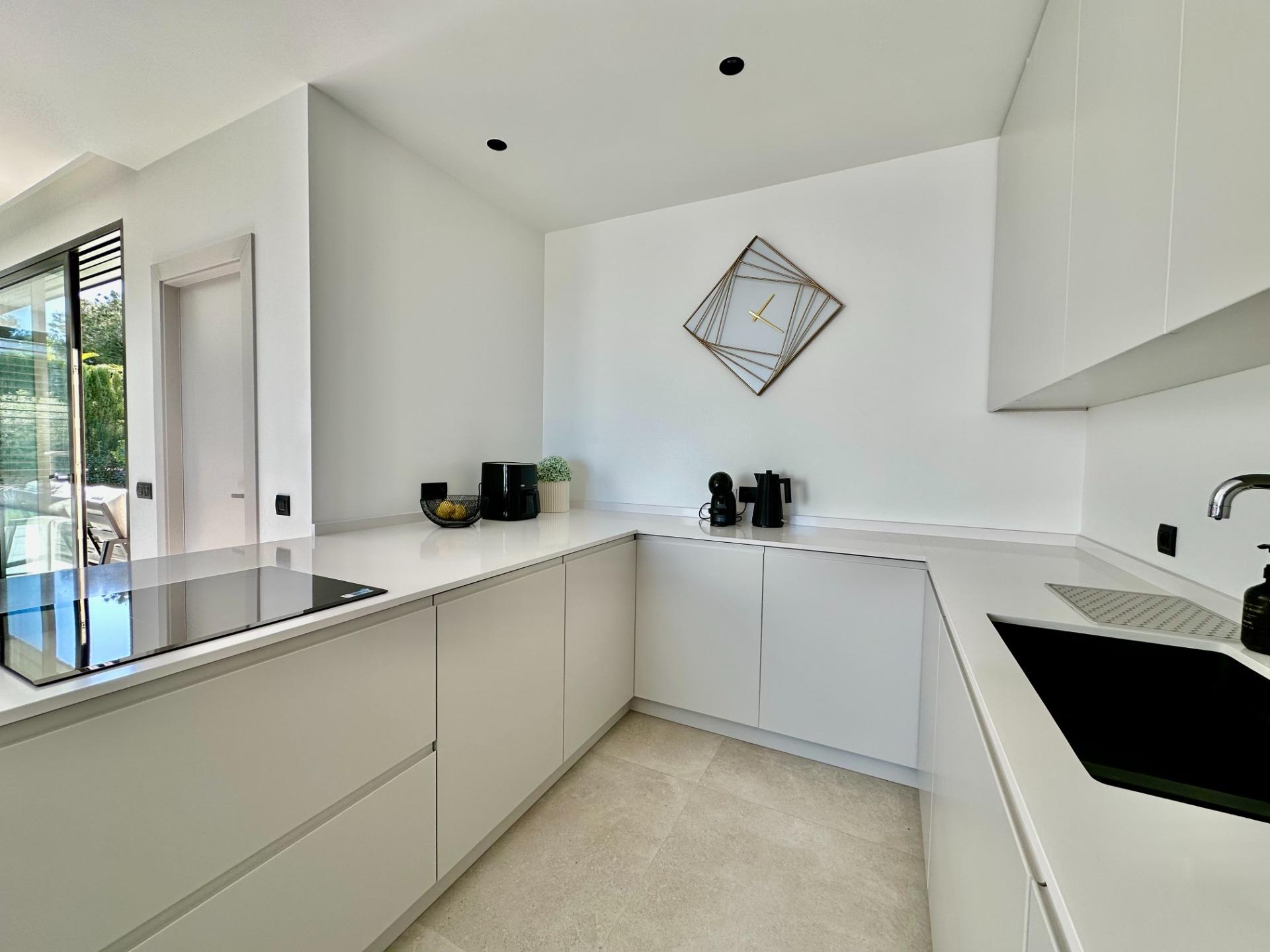 Dining area in villa for sale in Orihuela