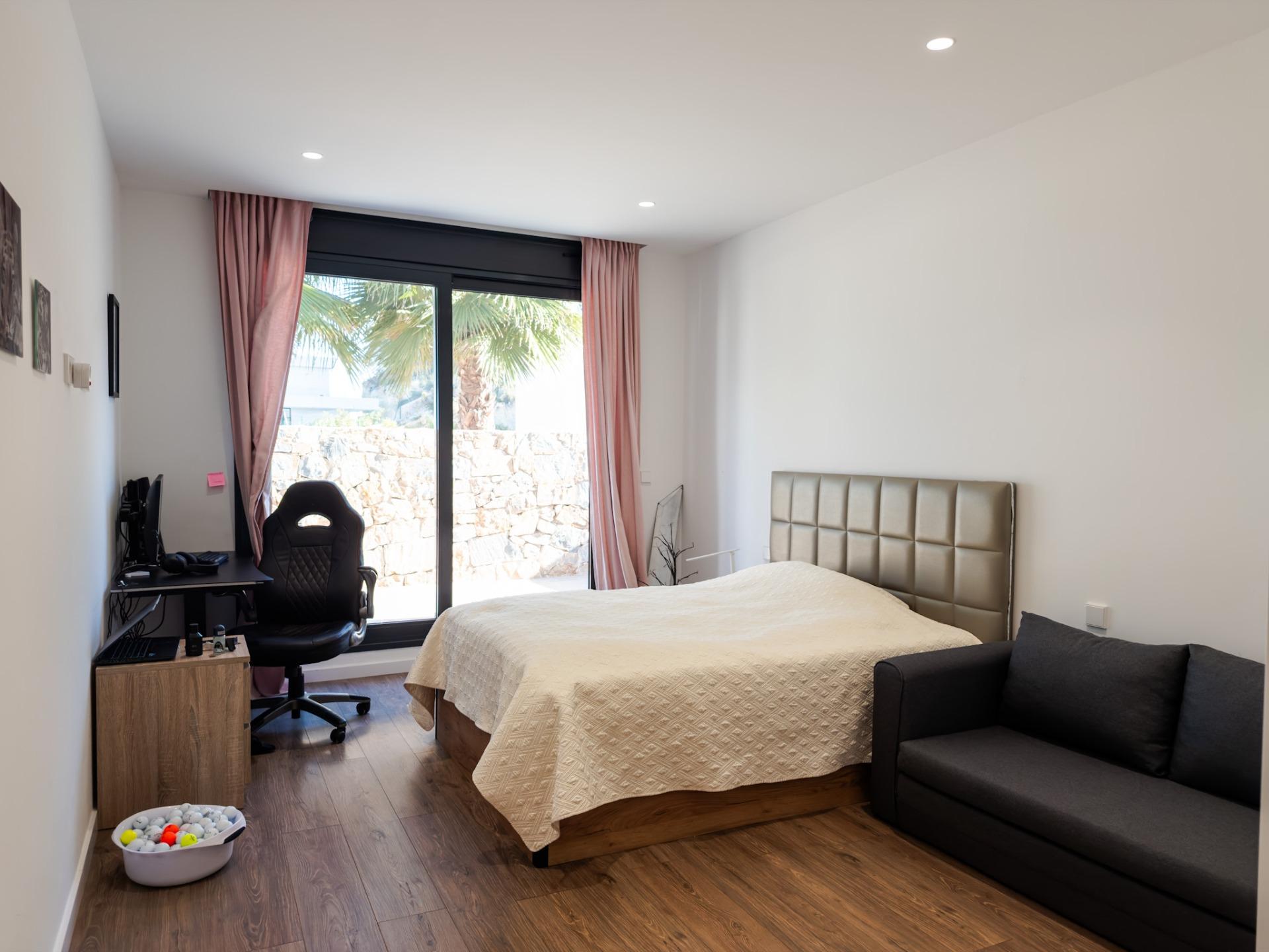 Master bedroom in villa for sale in Orihuela