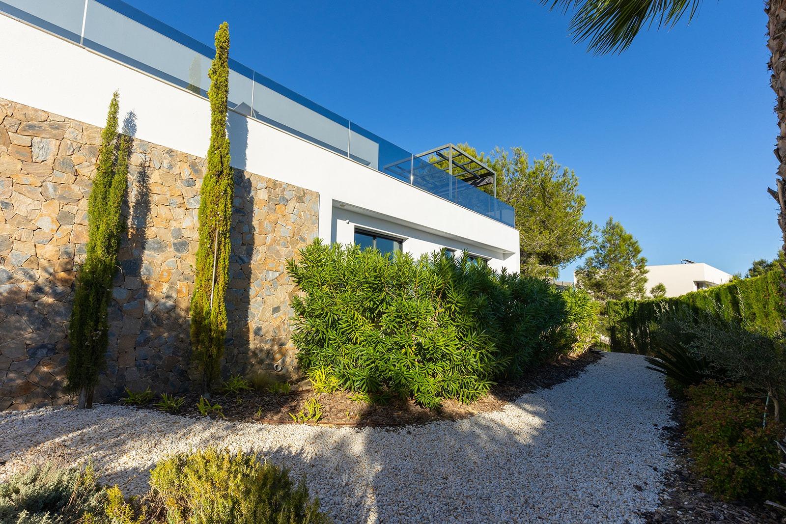 Bedroom in villa for sale in Orihuela