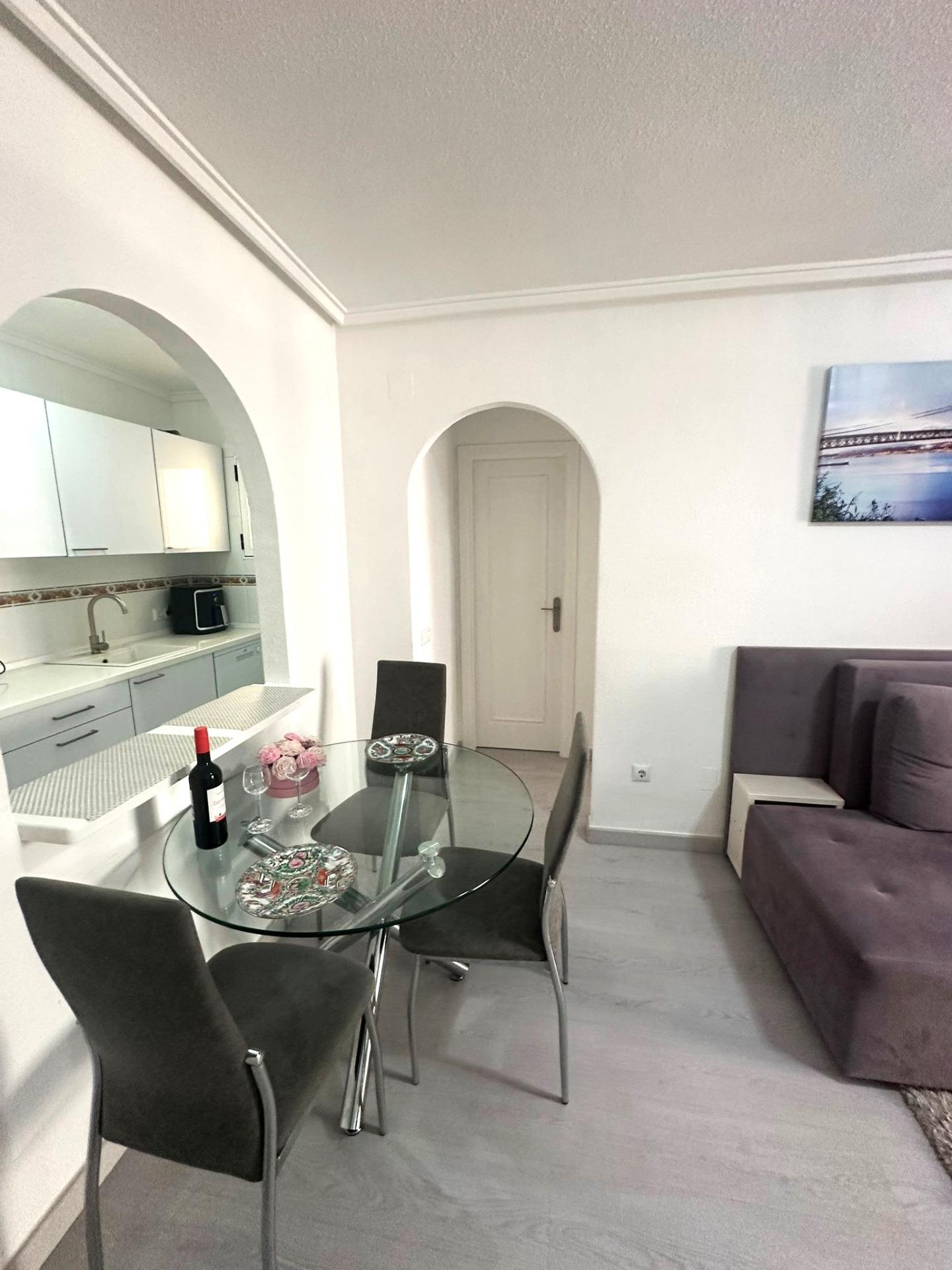 Modern 2 bedroom flat with private terrace, pool and garden in Torrevieja Upon entering this modern