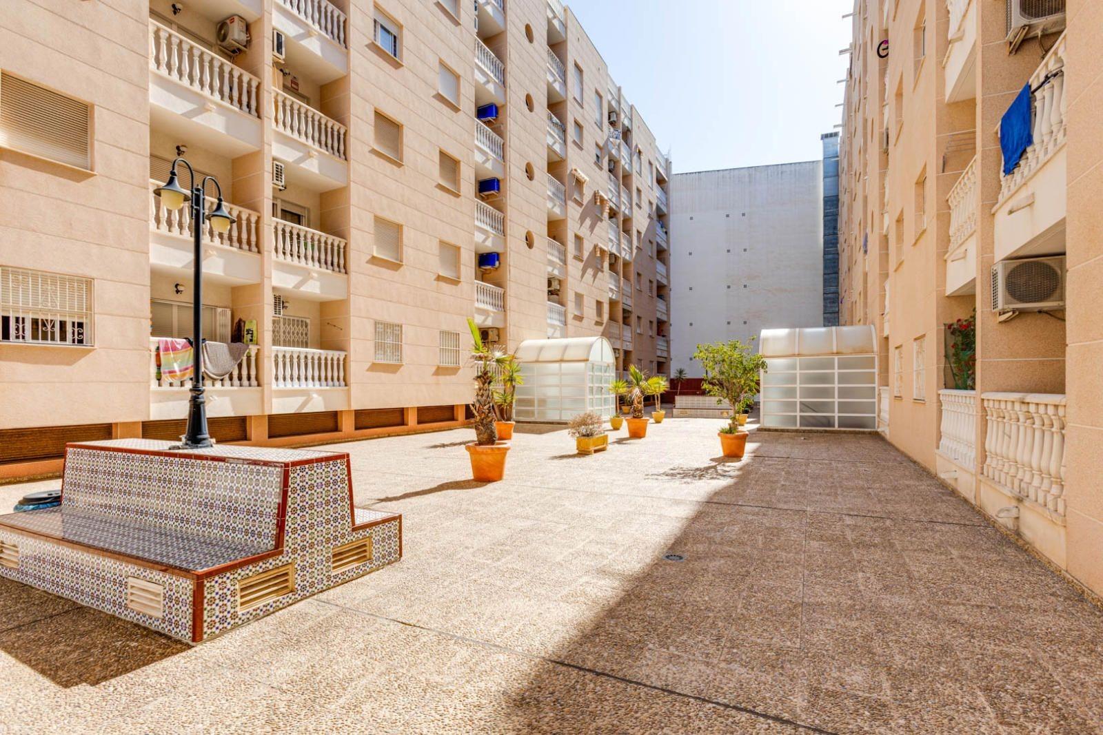 Master bedroom in apartment for sale in Torrevieja