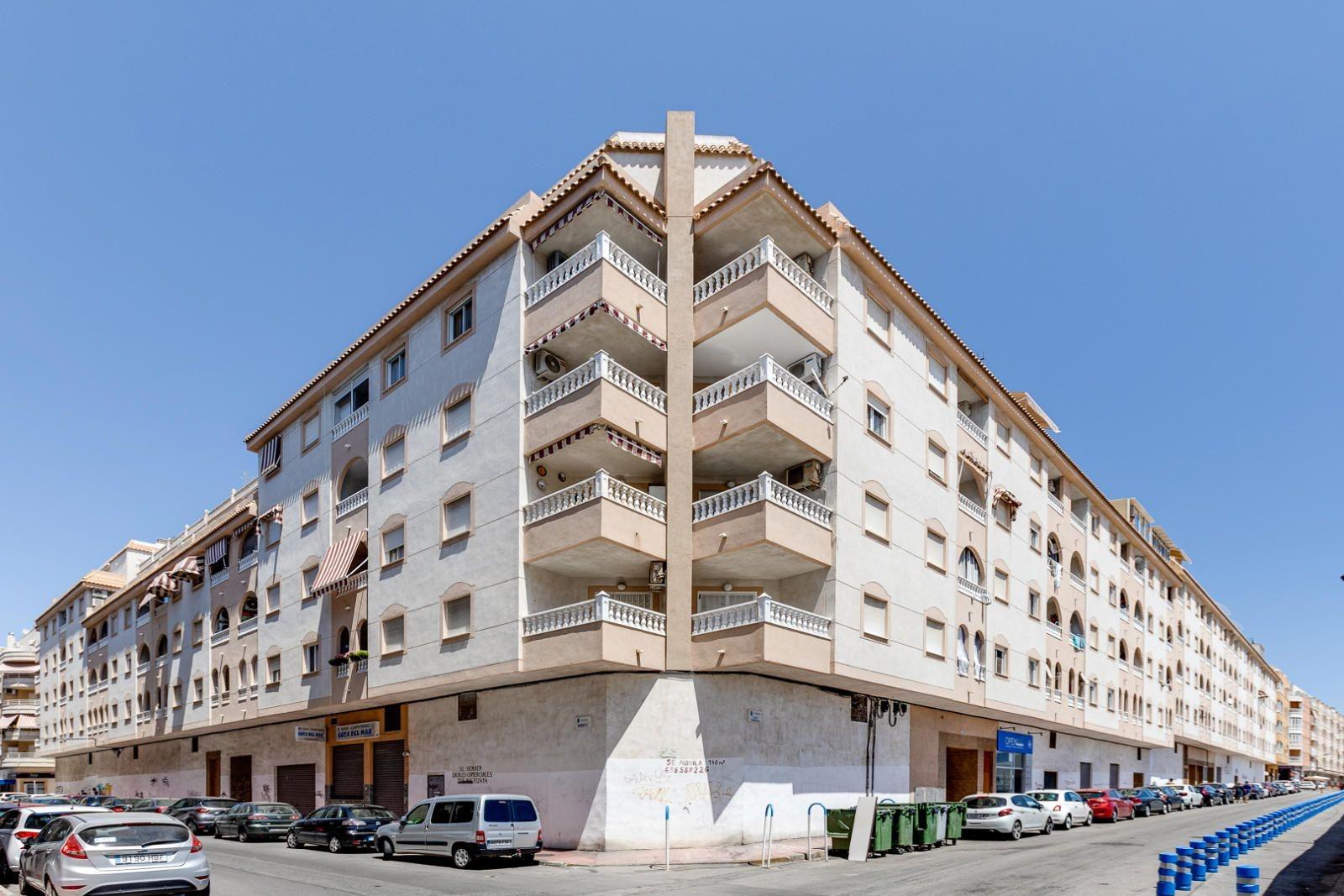 Terrace in apartment for sale in Torrevieja