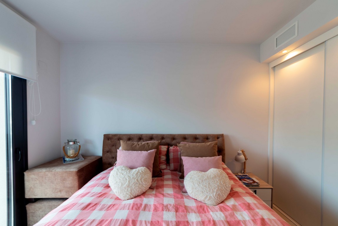 Bedroom in apartment for sale in Playa Flamenca