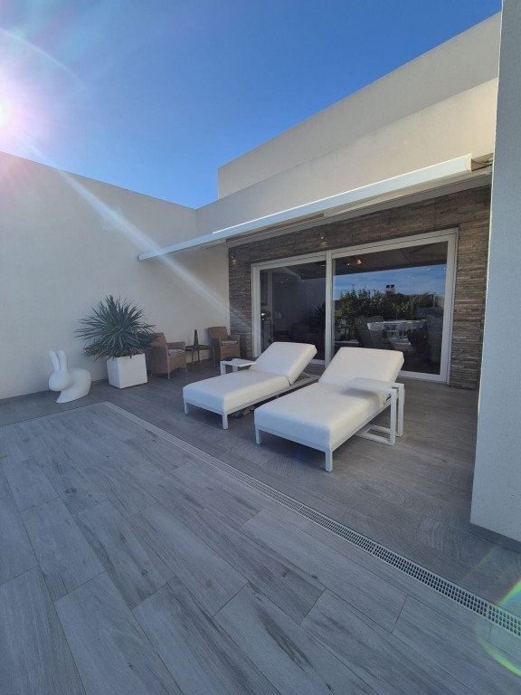 Bathroom in villa for sale in La Finca Golf Resort