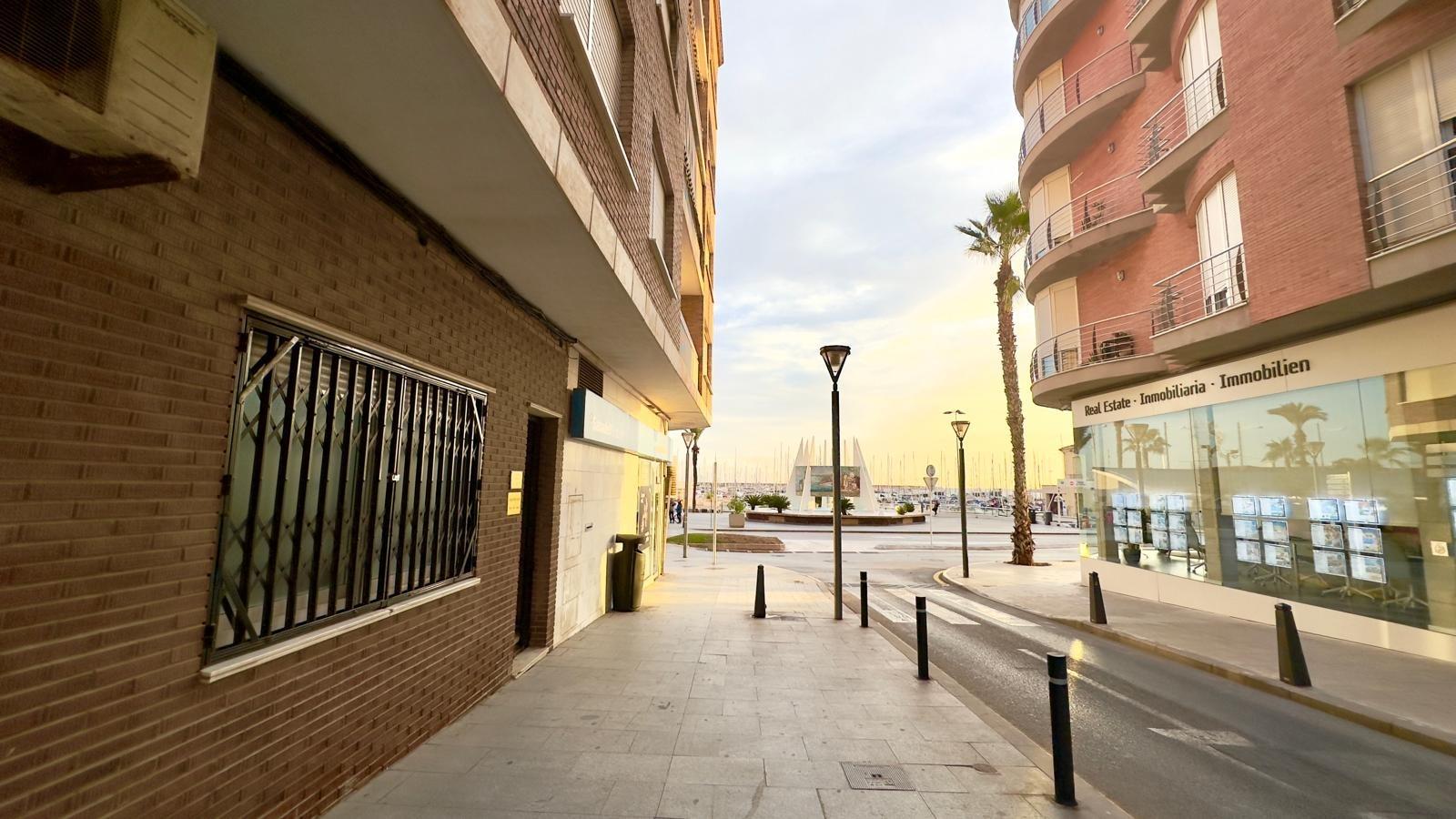Terrace in apartment for sale in Torrevieja