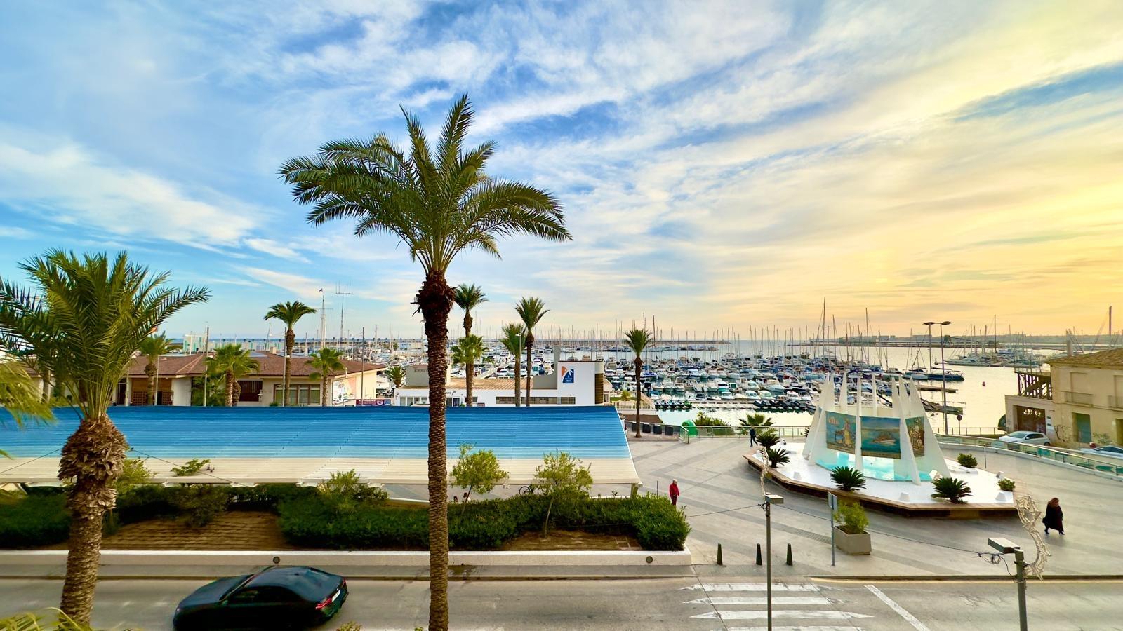 Bedroom in apartment for sale in Torrevieja