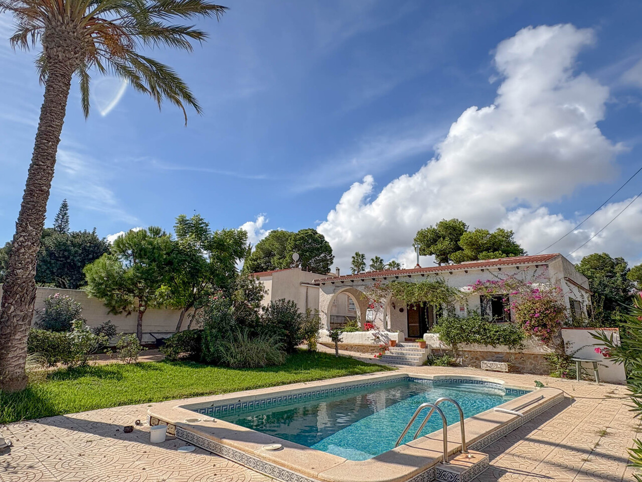 Spectacular Detached Villa in Los Balcones – TorreviejaWe are pleased to present this magnificent de