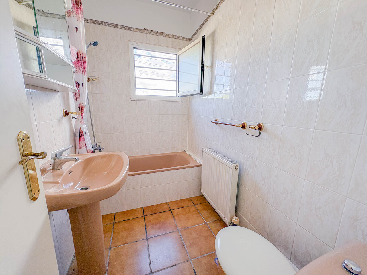 Master bedroom in villa for sale in Los Balcones