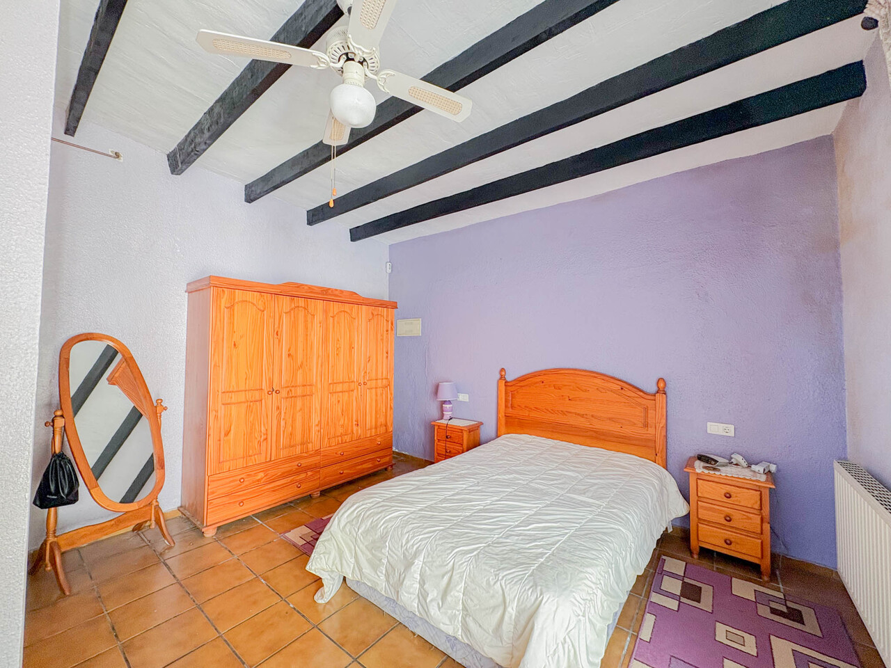 Bedroom in villa for sale in Los Balcones