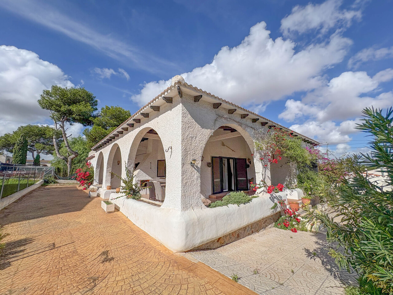 Kitchen in villa for sale in Los Balcones
