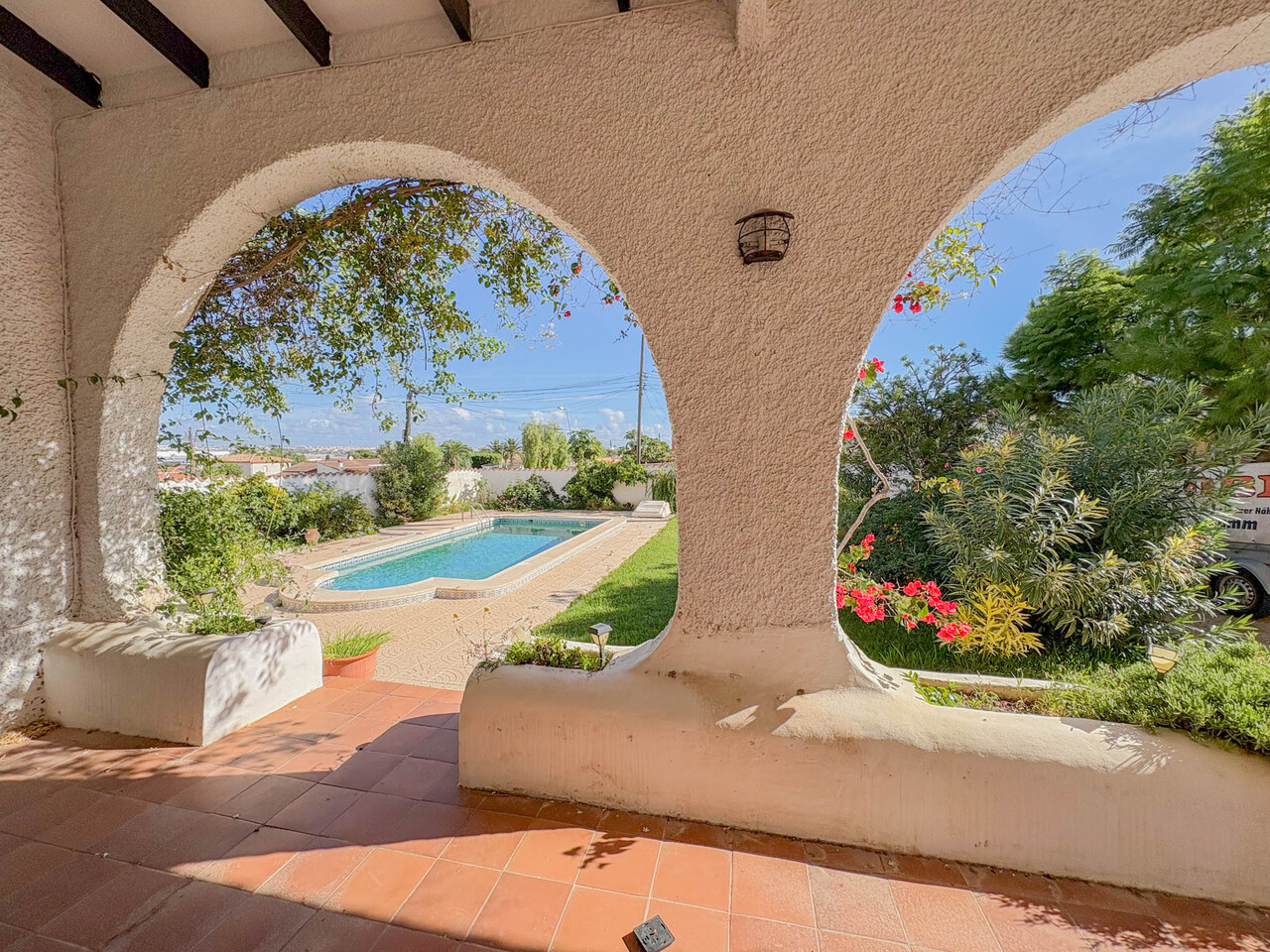 Terrace in villa for sale in Los Balcones