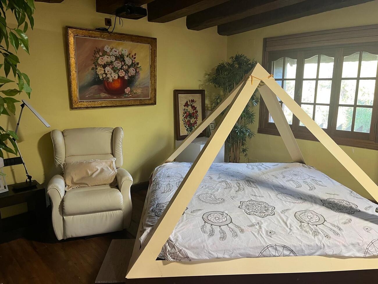 Bedroom in finca for sale in Gea Y Truyols