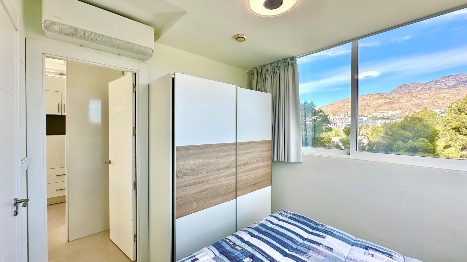 Bedroom in apartment for sale in Finestrat