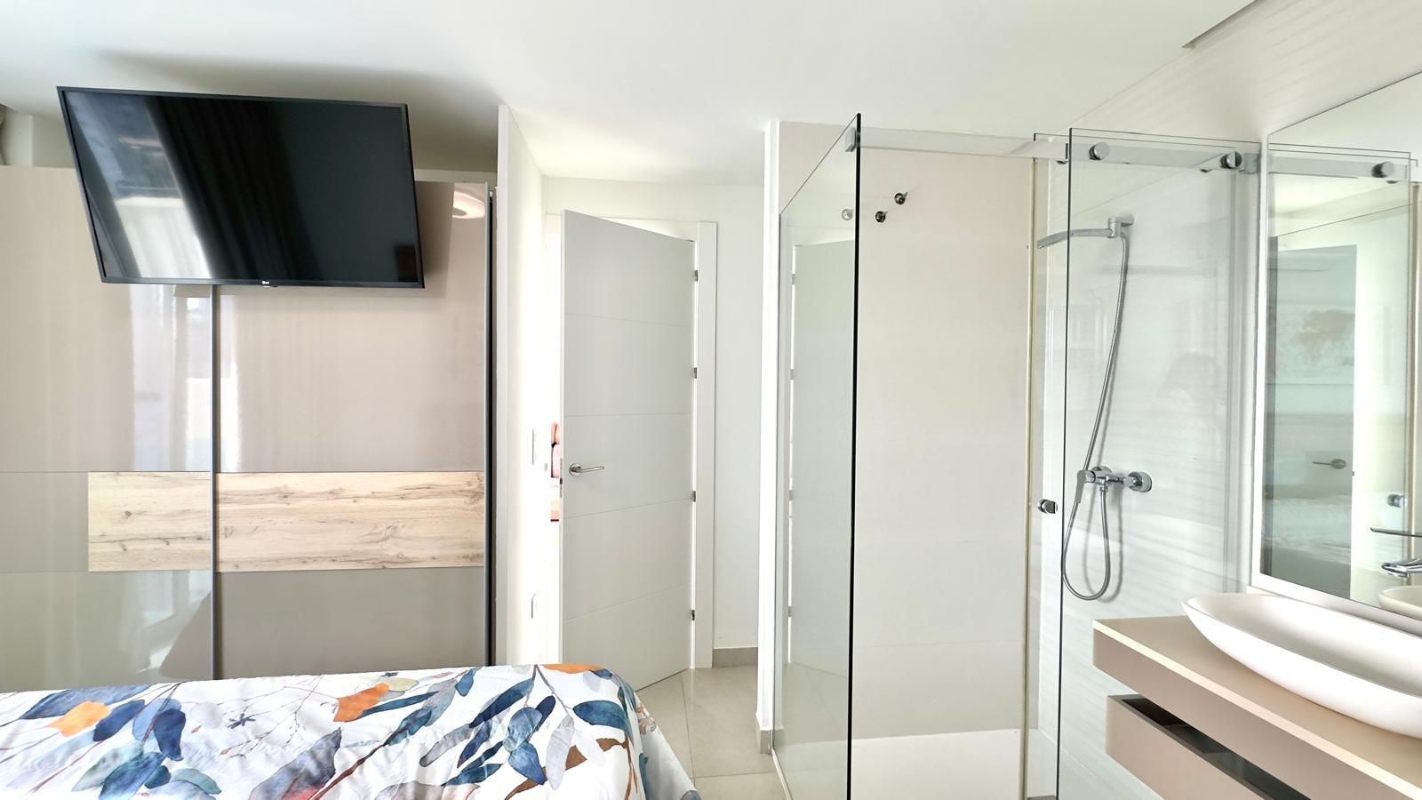 Master bedroom in apartment for sale in Finestrat