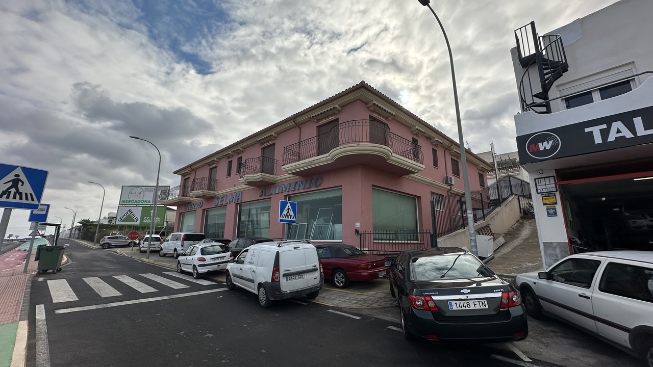 Dining area in commercial for sale in San Miguel de Salinas