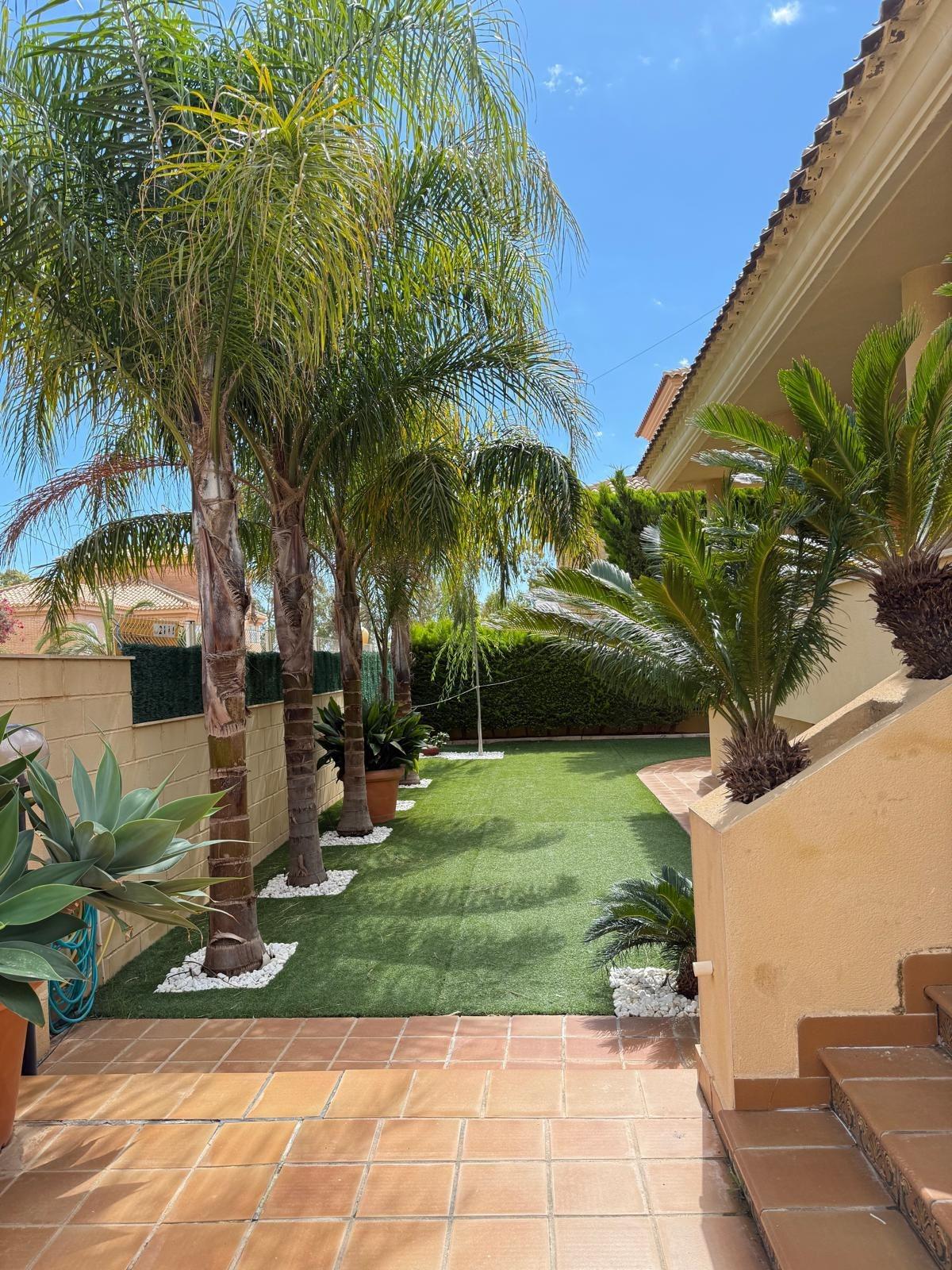 Exterior view in villa for sale in Mazarron