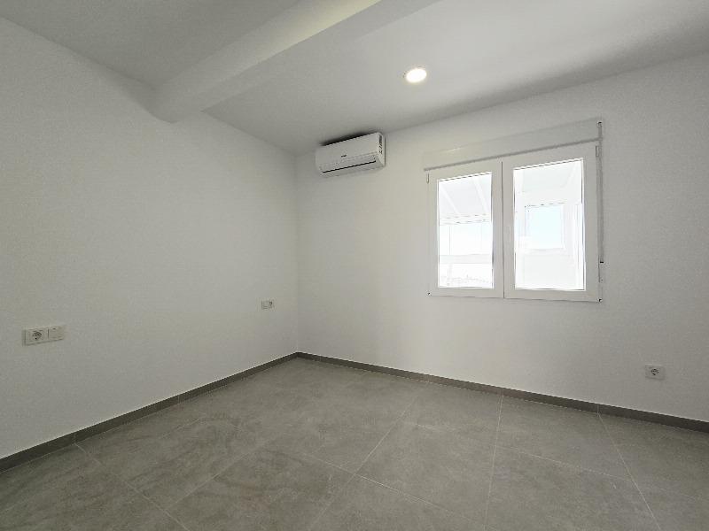 Dining area in penthouse for sale in Torrevieja
