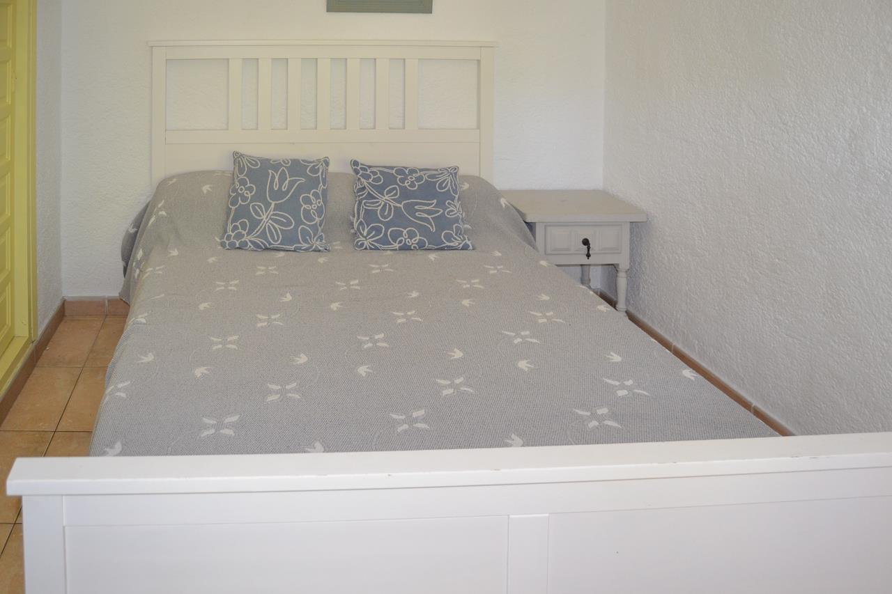 Master bedroom in villa for sale in Pedreguer