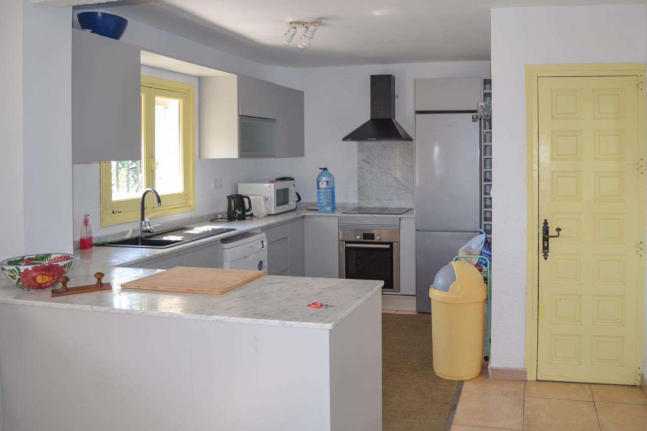 Bedroom in villa for sale in Pedreguer