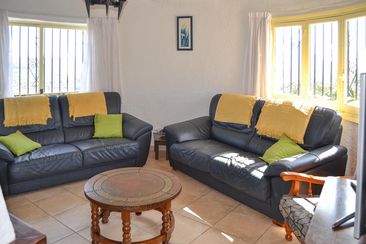 Pool area in villa for sale in Pedreguer