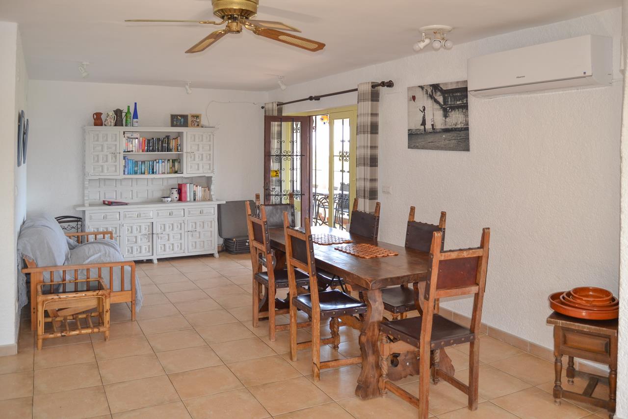 Bedroom in villa for sale in Pedreguer